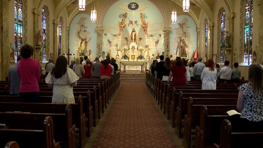 18-local-students-honored-at-eagle-of-the-cross-award-ceremony
