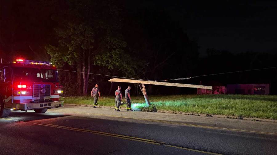 utility-pole-brought-down-after-youngstown-crash:-police