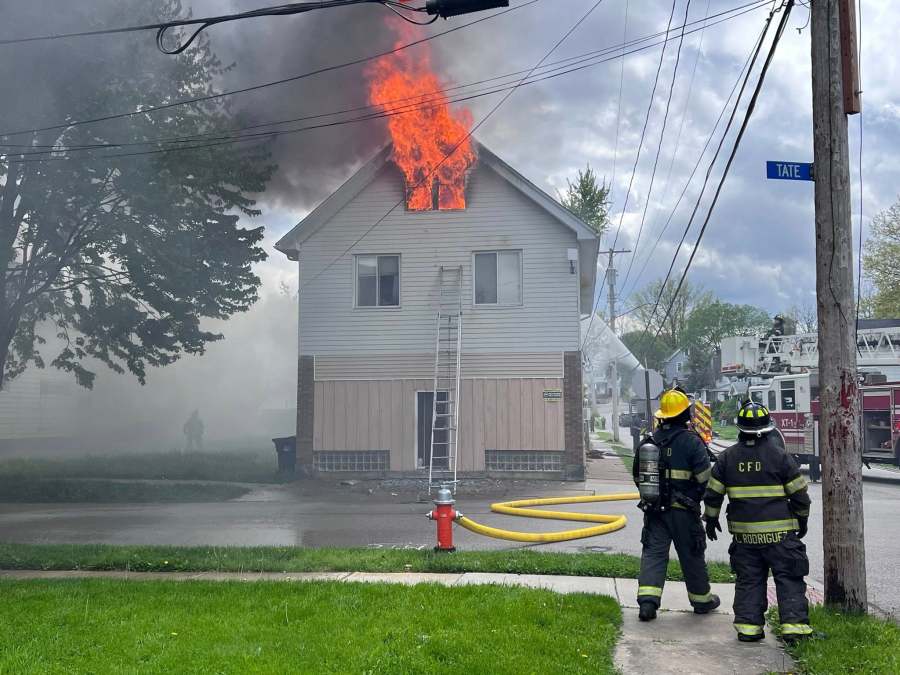 firefighter-injured,-dog-rescued-from-cleveland-house-fire