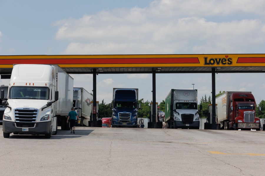 trucking-schools-accused-of-rolling-out-non-english-speakers