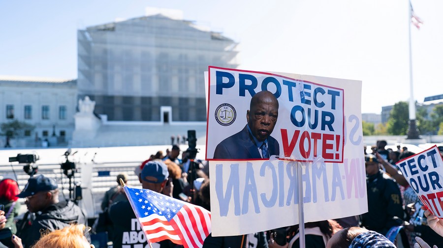 supreme-court-rules-on-voting-rights-act,-striking-down-louisiana-map