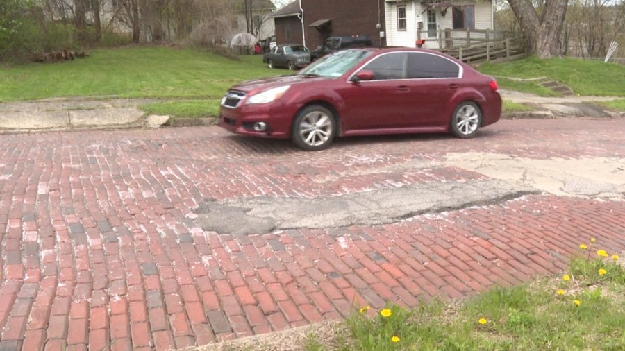 why-is-this-youngstown-brick-road-so-deteriorated?