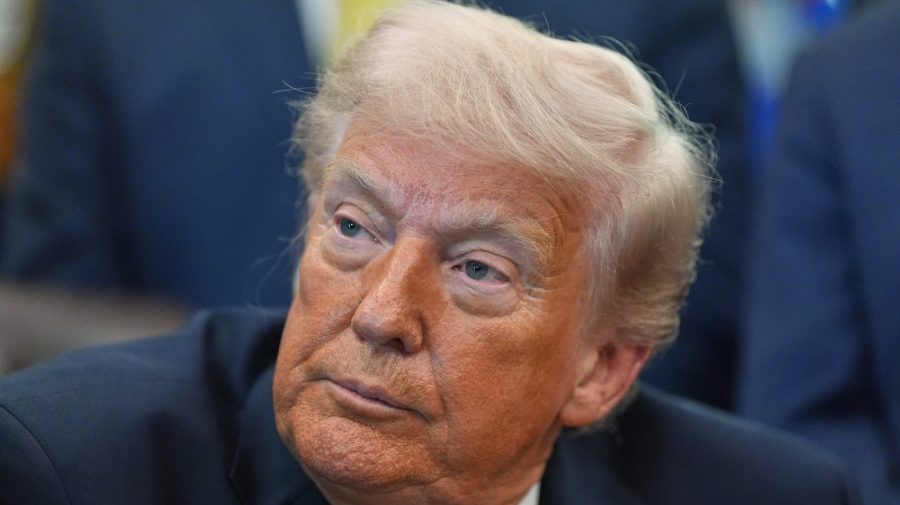trump-fumes-as-jerome-powell-plots-future-at-federal-reserve