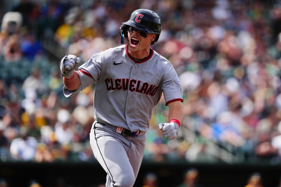 rookie-bazzana-gets-first-mlb-hit-in-win-over-a’s