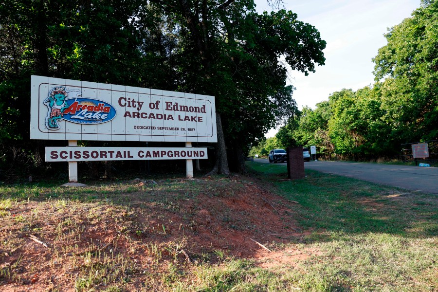 police-search-for-suspects-in-oklahoma-shooting-that-sent-at-least-18-people-to-hospitals