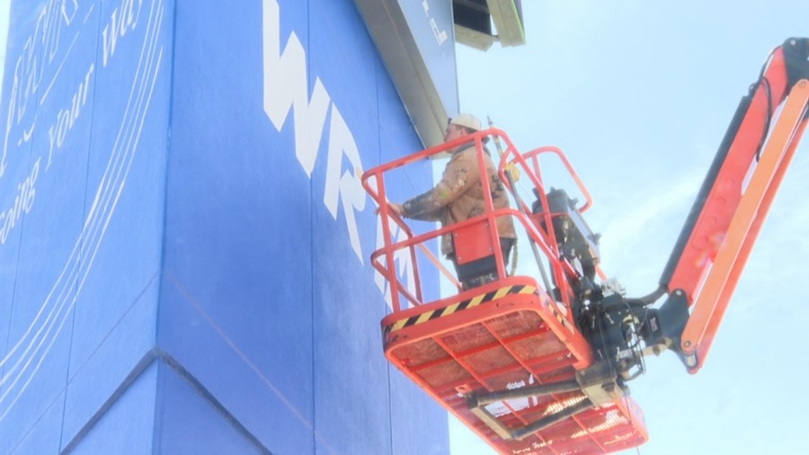 local-painter-gives-wrta-sign-a-new-look