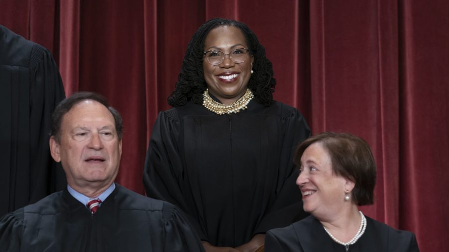 alito,-jackson-spar-as-supreme-court-speeds-up-louisiana-redistricting-judgment