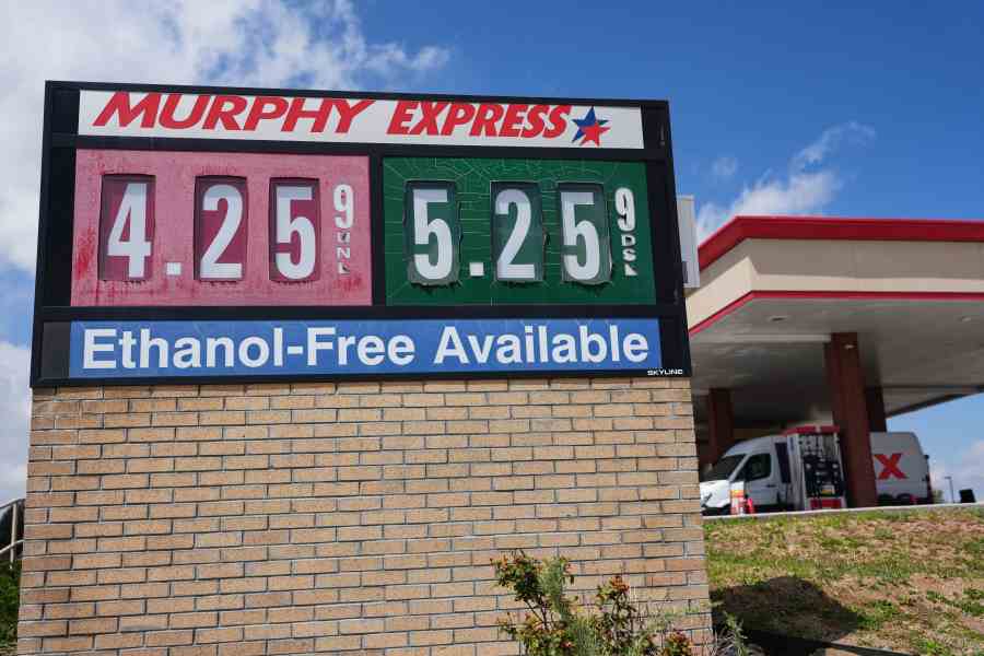 lower-income-americans-hit-hardest-by-gas-price-spike,-widening-inequalities,-study-finds