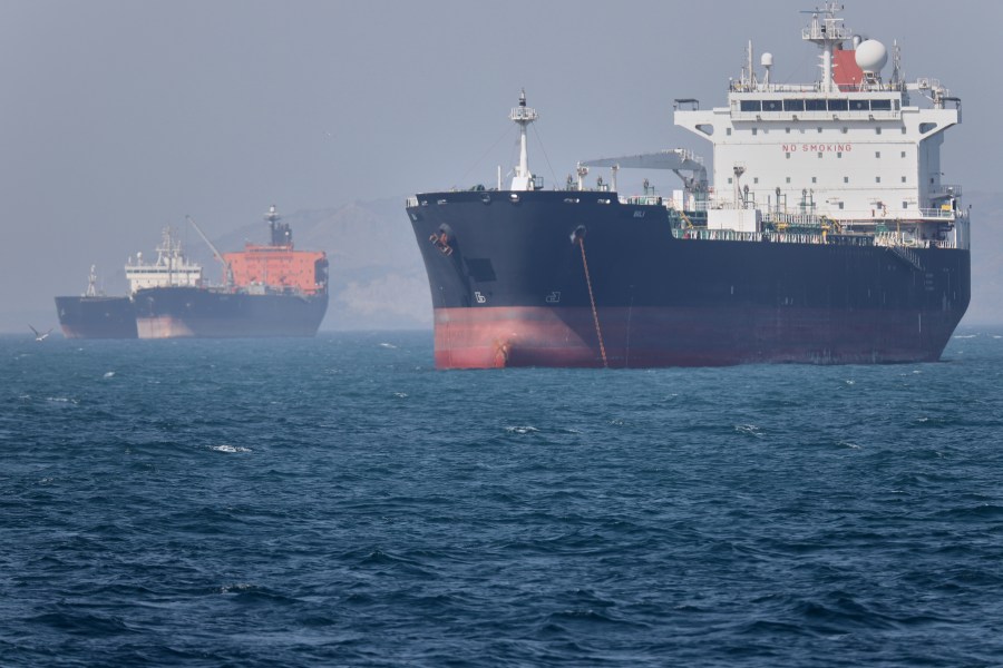 us-fires-on-iranian-oil-tanker-as-trump-pressures-tehran-for-deal-to-end-war