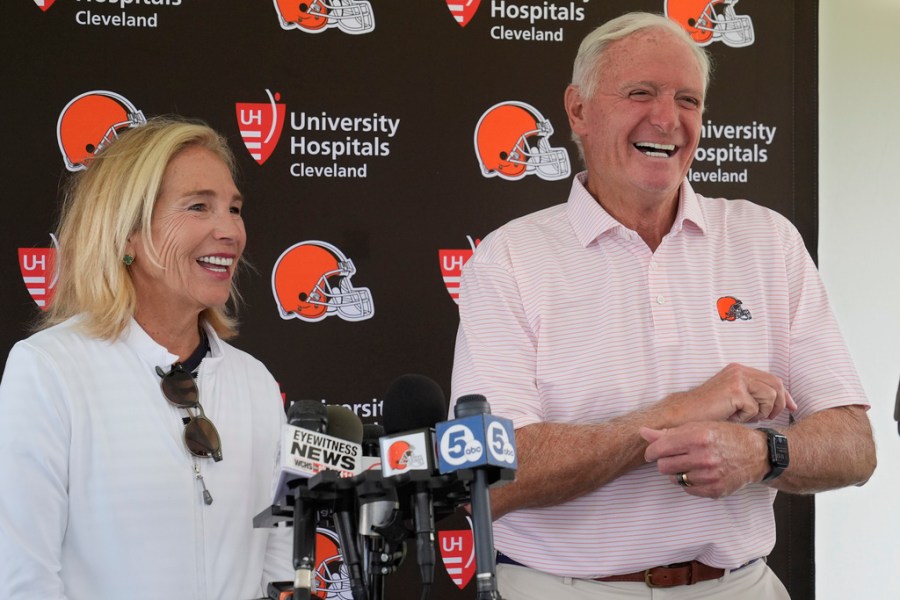 nfl-owner-diagnosed-with-rare-form-of-cancer.-she-just-donated-millions-to-hospitals-for-research