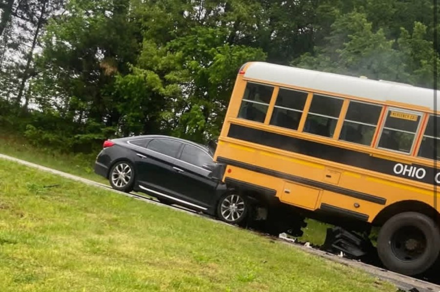 2-injured-following-crash-with-kentucky-school-bus