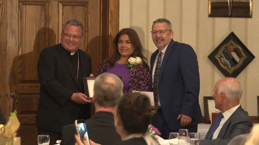 golden-apple-awards-honor-catholic-diocese-teachers