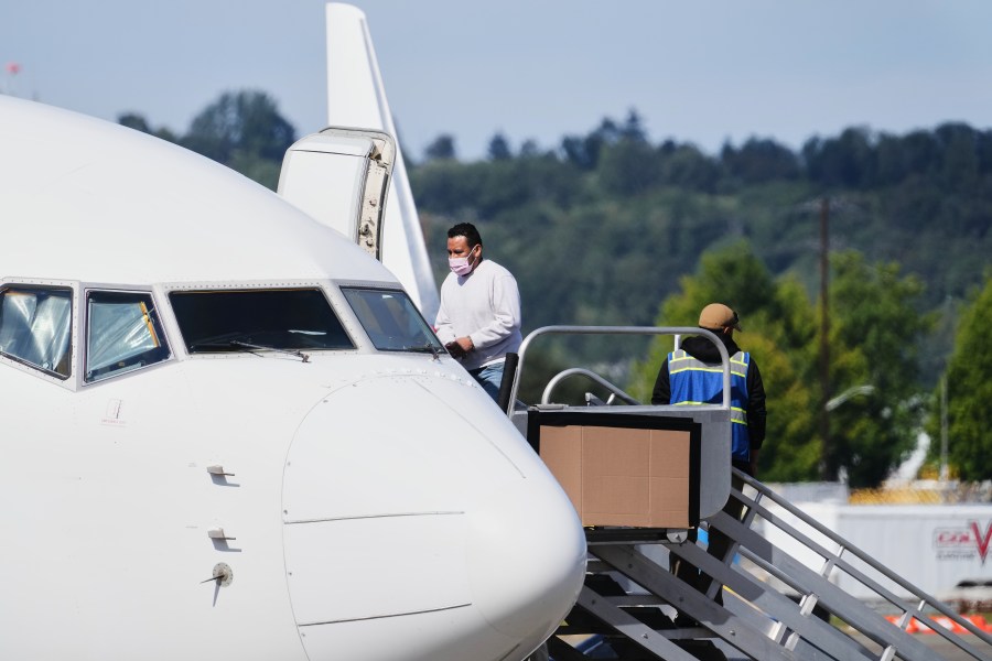 report:-removal-orders-for-immigrants-nearly-double