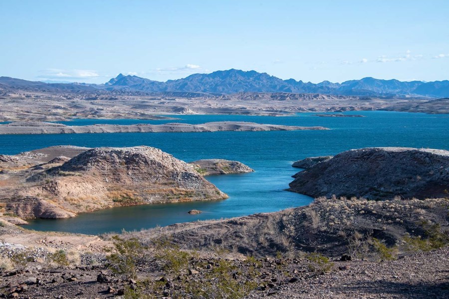 brain-eating-amoeba-found-in-hot-springs-at-yellowstone,-other-popular-sites:-study