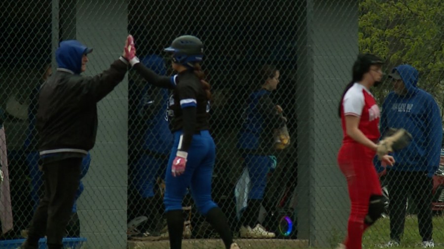 red-hot-maplewood-softball-posts-21st-straight-win