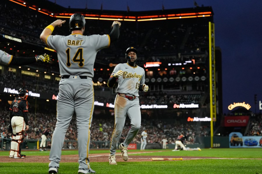 pirates-get-a-season-high-20-hits-and-beat-the-giants-13-3