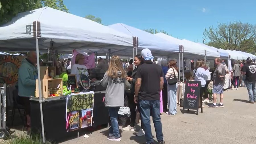 second-mother’s-day-market-held-at-the-riverside-gardens