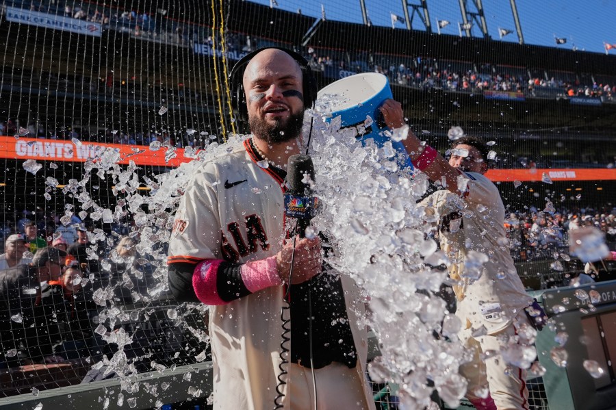 rodriguez’s-rbi-helps-giants-beat-pirates-in-12-innings