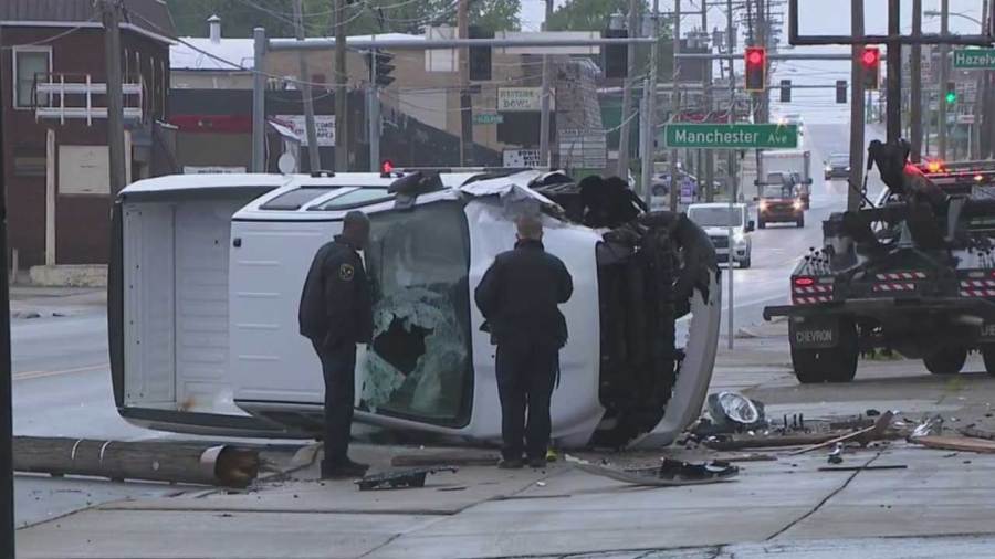 good-samaritan-pulls-driver-from-mahoning-avenue-crash