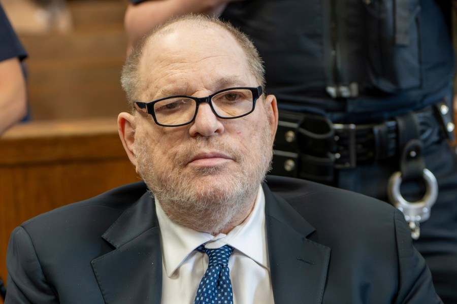 judge-declares-a-mistrial-in-harvey-weinstein’s-rape-retrial-after-jury-stalemate