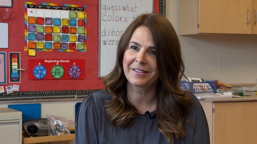 beloved-kindergarten-teacher-prepares-to-leave-classroom-after-nearly-4-decades