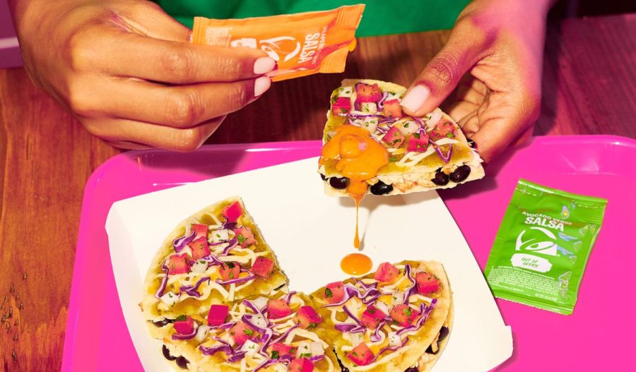 taco-bell-expanding-its-mexican-pizza-lineup-with-a-new-flavor