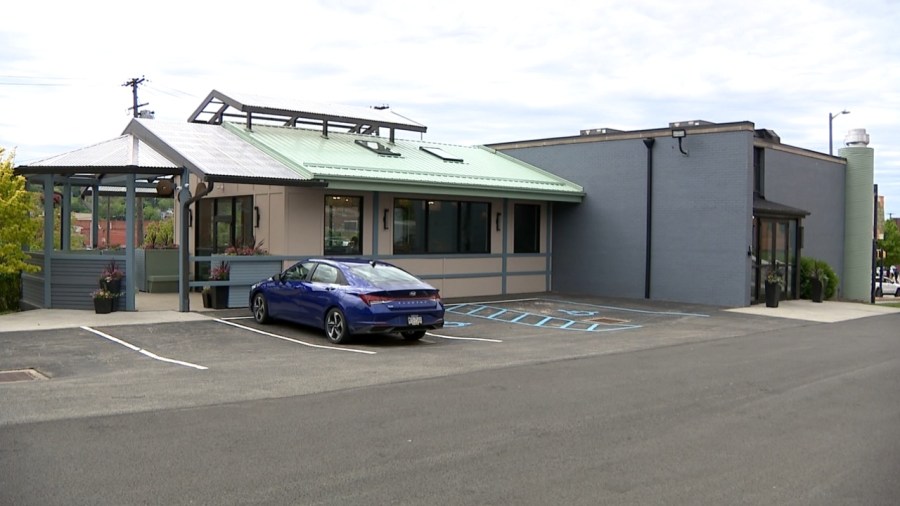 new-italian-restaurant-opens-in-sharon