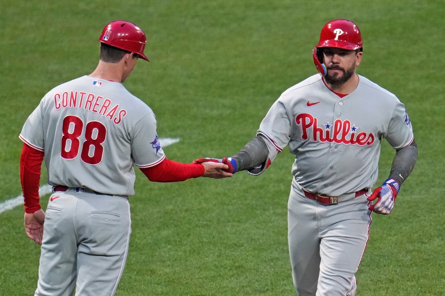 schwarber,-phillies-beat-pirates-11-9-in-10-innings