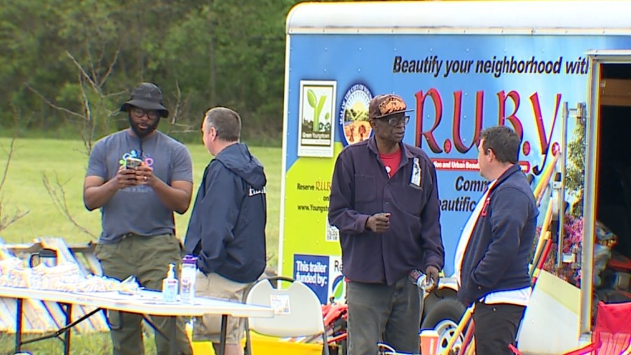 first-‘growers-supply-market”-held-in-youngstown