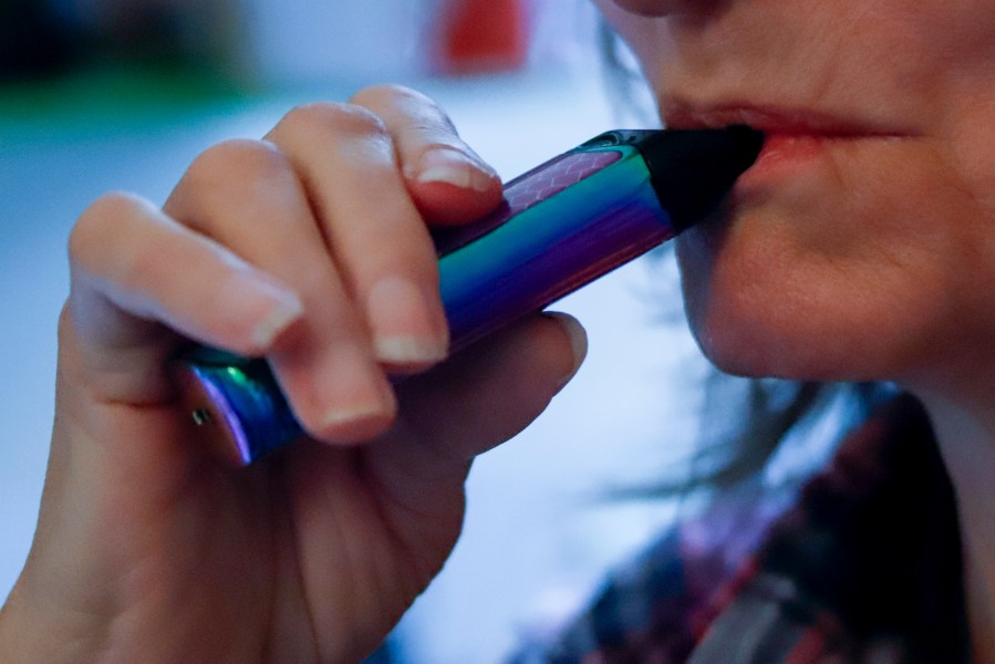 smoking-on-decline-as-vaping-rises,-cdc-says