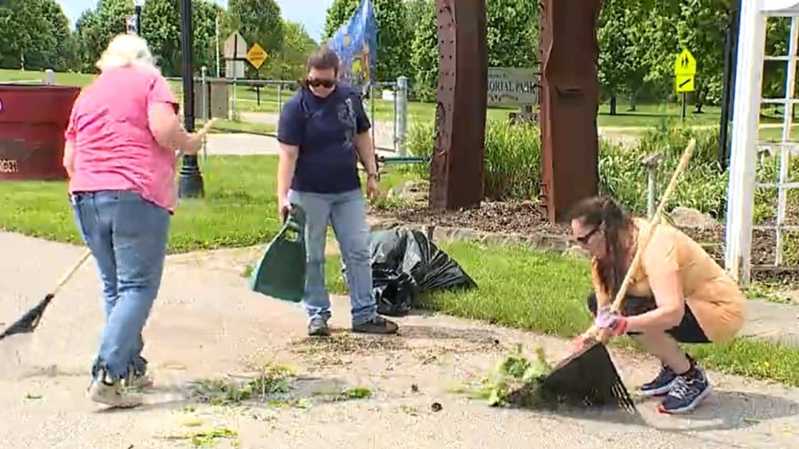 volunteers-work-to-beautify-local-9-11-memorial