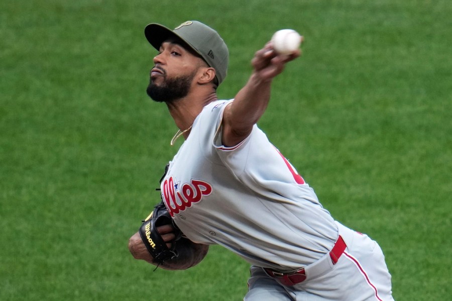 sanchez-strikes-out-career-high-13-as-phillies-beat-pirates-6-0