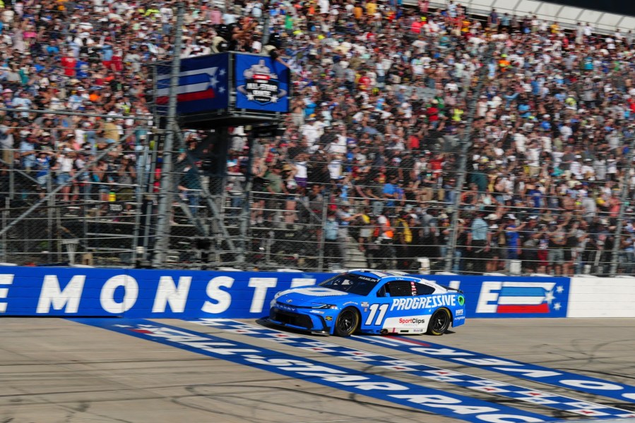 hamlin-beats-teammate-at-dover-for-all-star-race-win