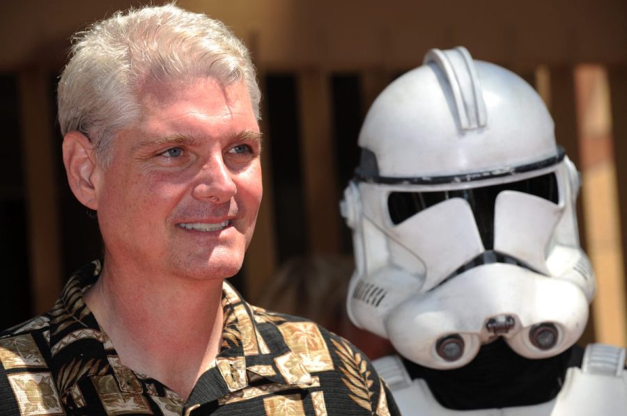 tom-kane,-prolific-‘star-wars-and-‘powerpuff-girls’-voice-actor,-dead-at-64