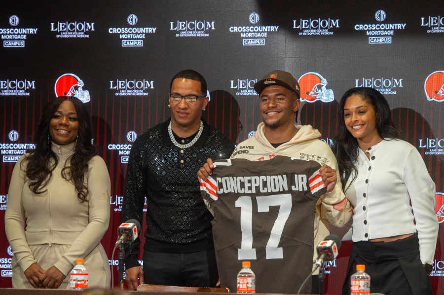 browns’-first-round-draft-pick-changes-jersey-number