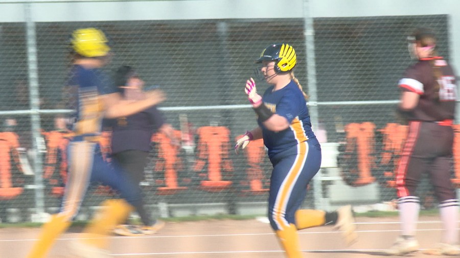 united-softball-advances-to-1st-district-championship