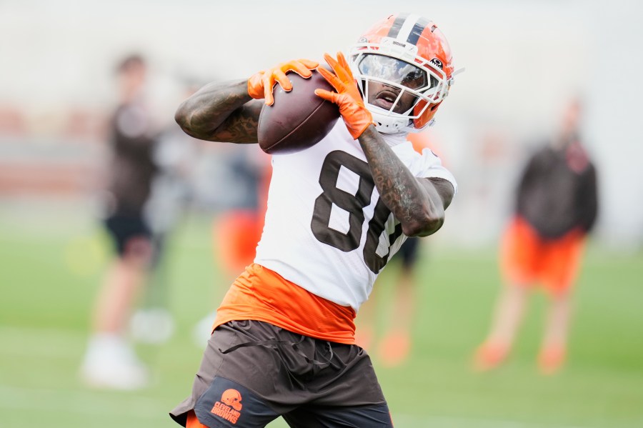 browns-officially-announce-six-roster-moves