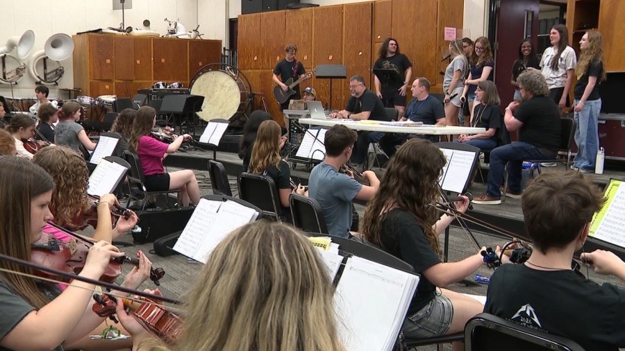 members-of-zac-brown-band-visit-students-at-boardman-high-school