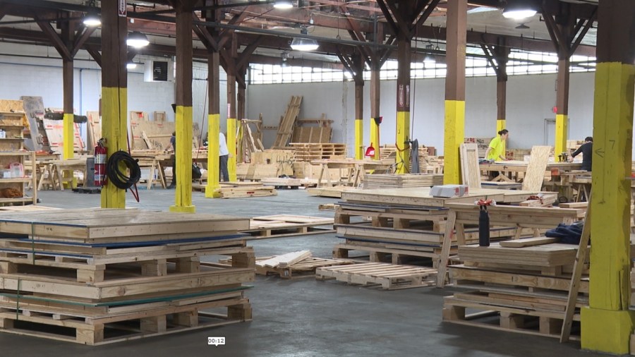 manufacturing-company-debuts-new-facility-in-lordstown