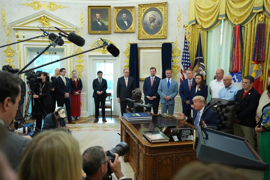 trump-calls-off-ai-executive-order-over-concern-it-could-weaken-us-tech-edge