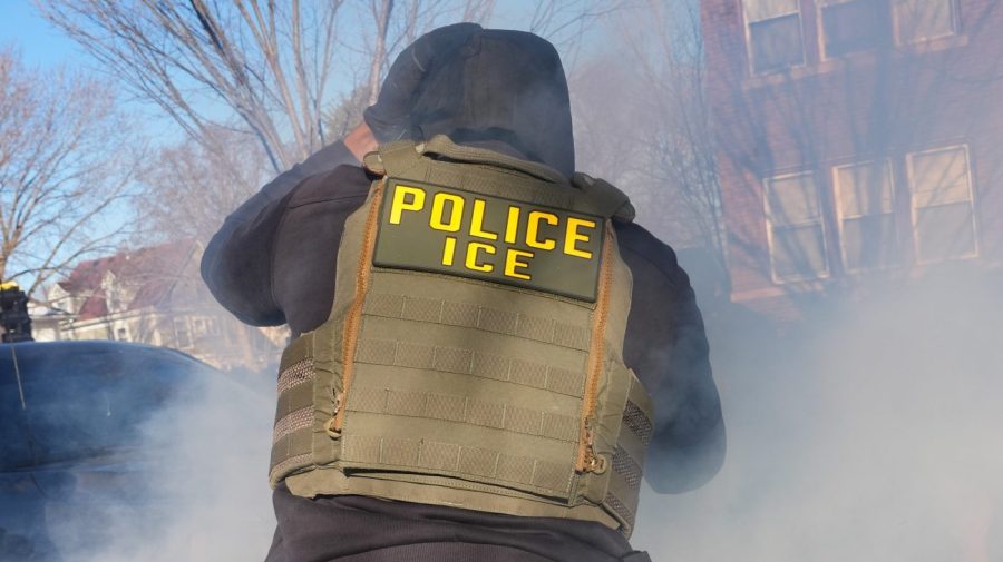 ice-officer-charged-with-assault-in-minneapolis-turns-himself-in