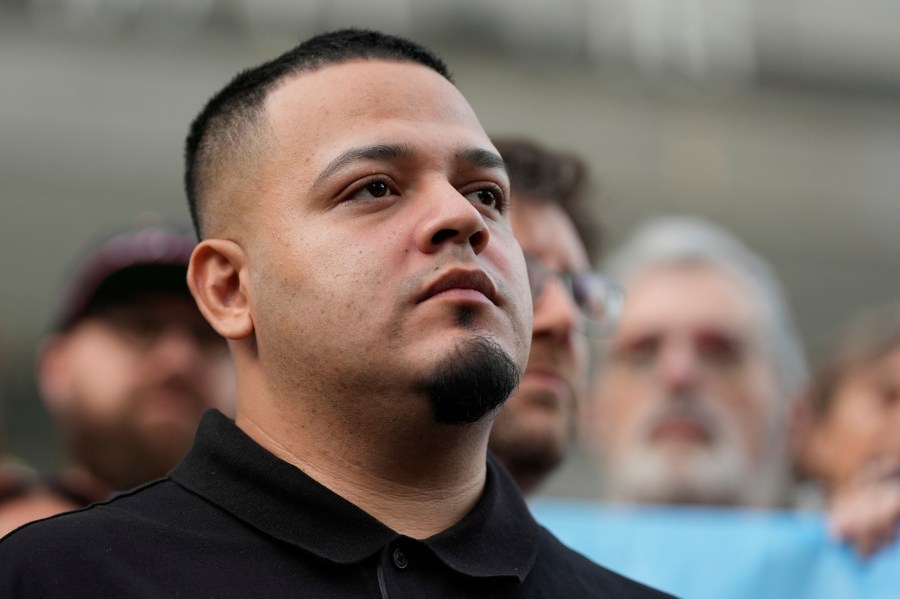 judge-dismisses-criminal-charges-against-kilmar-abrego-garcia,-who-was-mistakenly-deported