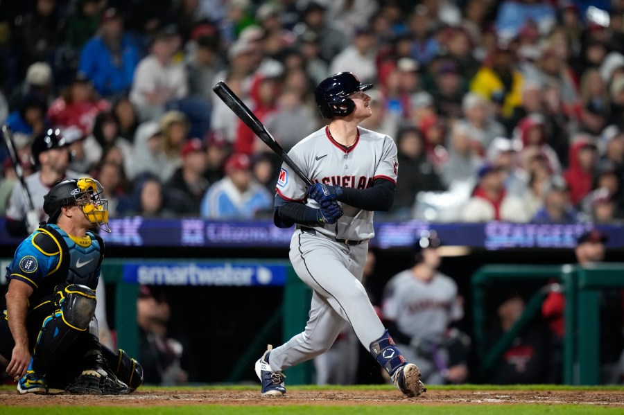 manzardo’s-pinch-hit-hr-lifts-cleveland-past-phillies-1-0