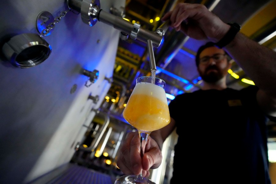 which-is-the-oldest-continuously-brewed-beer-in-america?