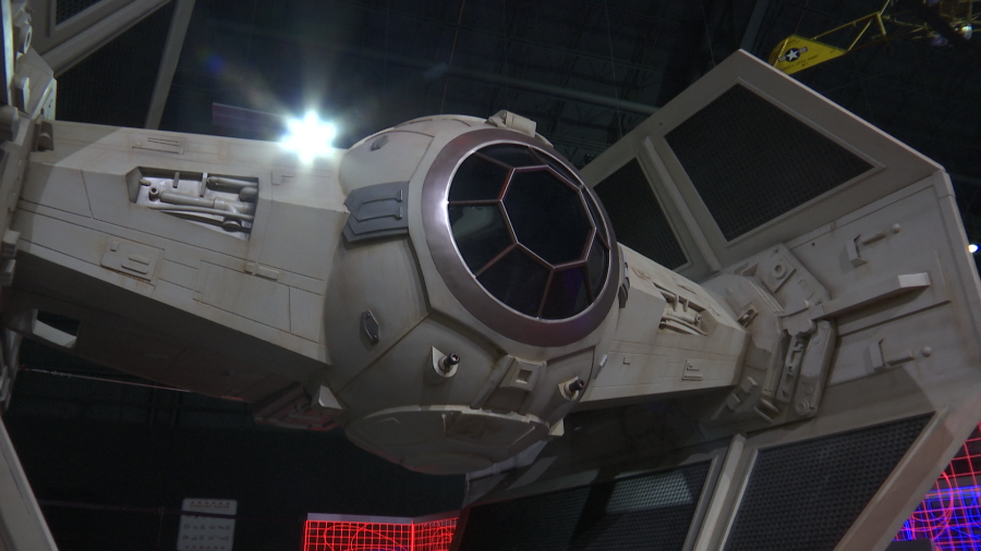 life-size-‘star-wars’-ships-at-air-force-museum-bring-in-fans-young-and-old