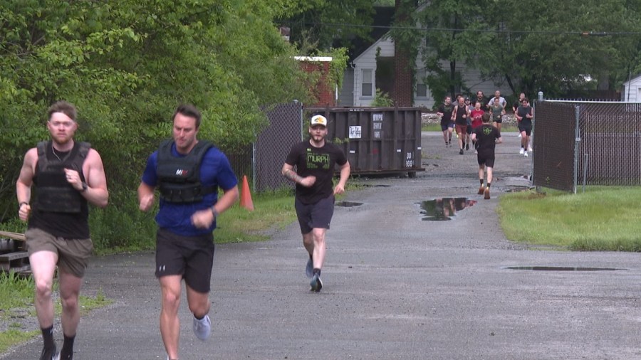 locals-complete-‘murph’-memorial-day-workout-challenge
