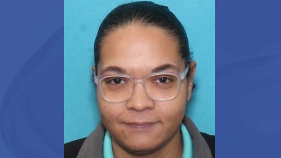 police:-suspect-‘armed-and-dangerous’-following-shooting-in-hermitage