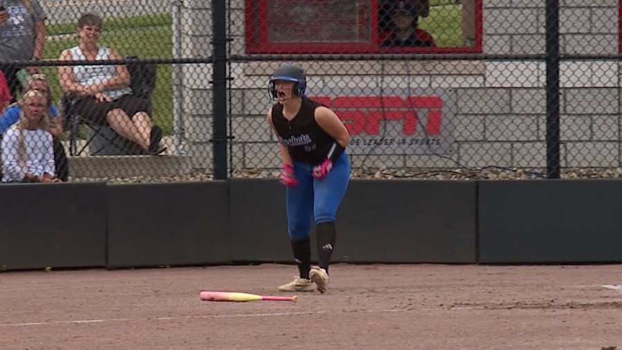 maplewood-softball-rolls-to-regional-final