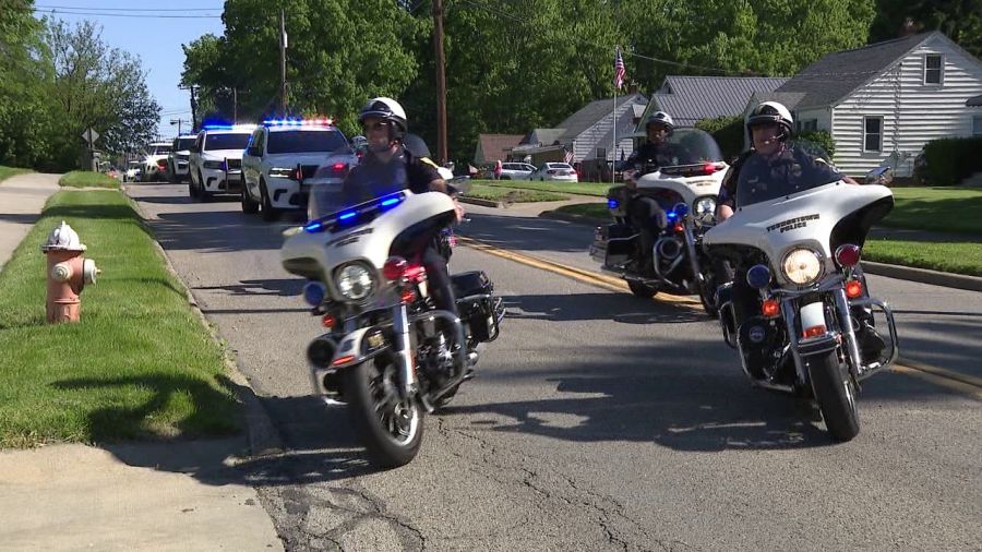 valley-comes-together-to-honor-fallen-officers