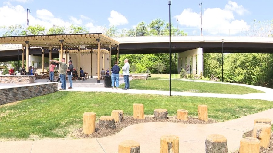 niles-leaders-cut-ribbon-on-riverside-park-downtown
